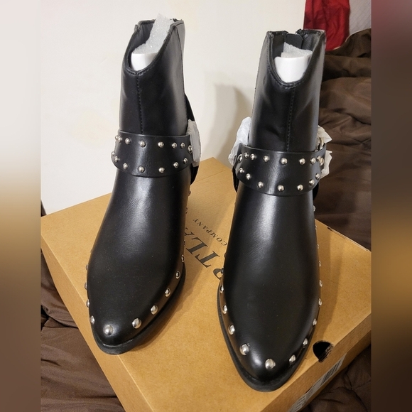 NIB Portland size 8 black studded boots - Picture 1 of 14